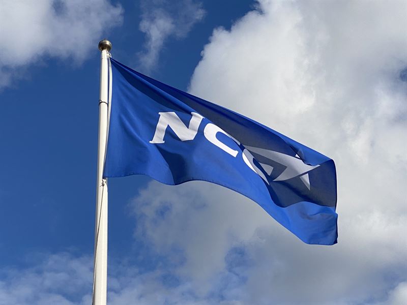 Flagga med NCC:s logga