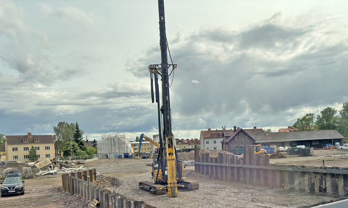 Pålning och grundläggning inför kommande byggnader vid Nyköping resecentrum, en del av Ostlänken