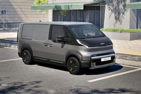 Kia PV5 Cargo har en modern och aerodynamisk front.