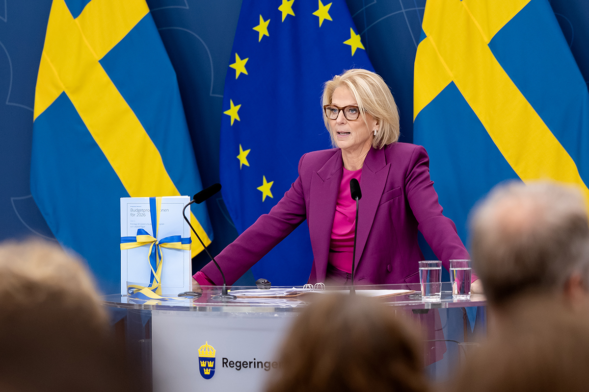 finansminister Elisabeth Svantesson presenterar bydgeten