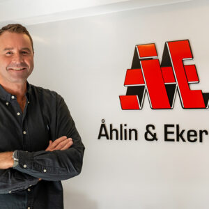 Han ska ta Åhlin och Ekeroth in i framtiden