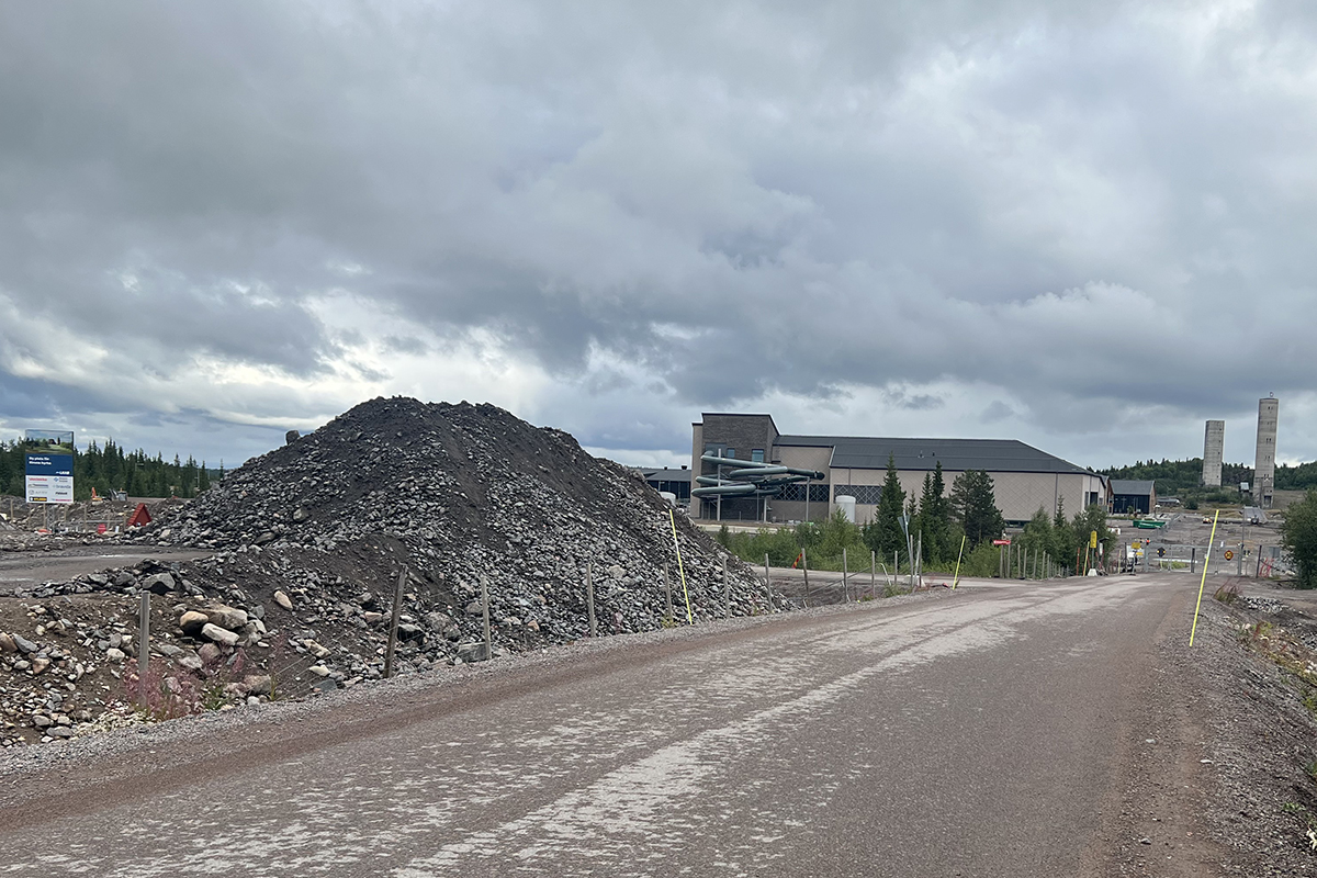 Byggarbetsplatsen där Kiruna nya badhus, Midnattssolsbadet byggs. Kommunen får kritik för upphandlingen.