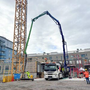 Elektrisk betongpump gör premiär på klassisk mark