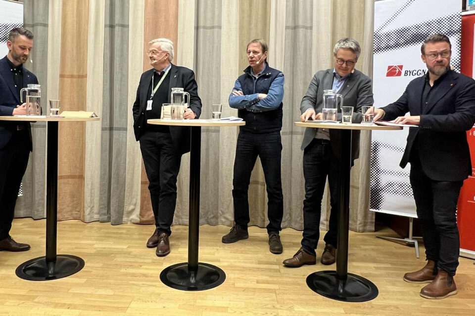 Brännhet debatt om UE-led