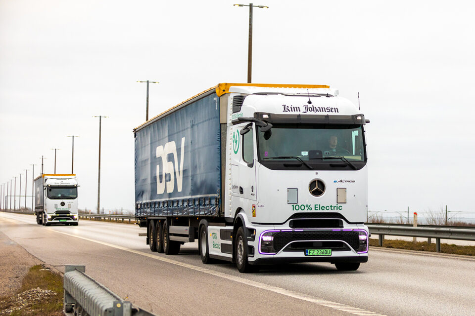 Testar eldrivna lastbilar på långdistansrutt