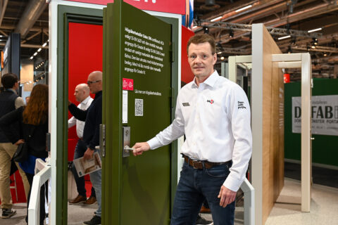 600 kilo säkerhet – ny dörr möter ökade säkerhetskrav