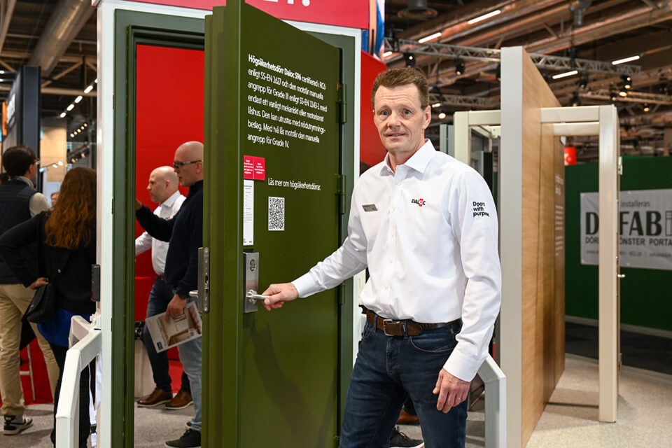 600 kilo säkerhet – ny dörr möter ökade säkerhetskrav