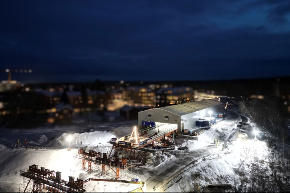Halvtid för unikt brolansering