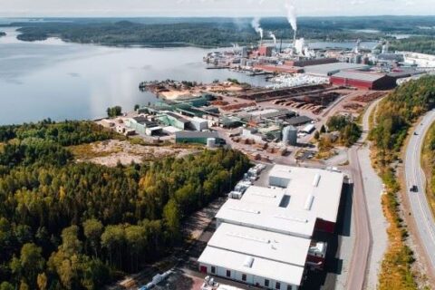 Stänger ner produktionen av korslimmat trä