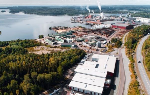 Stänger ner produktionen av korslimmat trä