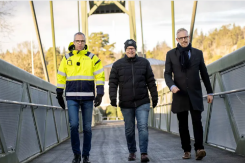 Hoppas på bättre timing med miljardupphandlingen