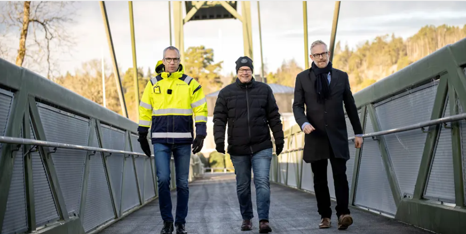 Hoppas på bättre timing med miljardupphandlingen