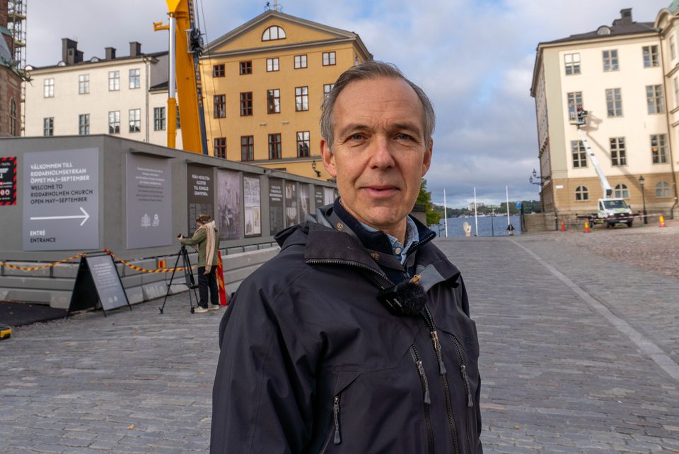 Viktor Axelsson Banck, projektägare på Statens fastighetsverk, vid Riddarholmskyrkan