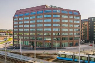 Peab säljer i Göteborg och köper i Helsingfors
